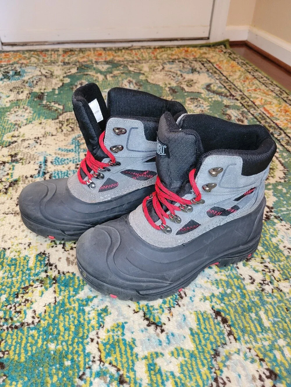 Khombu Waterproof Outdoor Grey & Black Snow Boot, Size Mens 8